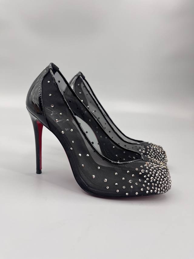 Christianlouboutin路铂廷 Cl马吉拉联名红底鞋‖ 全球限量！来自拉斯维加斯的祝福灵感来自拉斯维加斯的炫彩霓虹 手工制作，精致工艺收藏级作品 绝