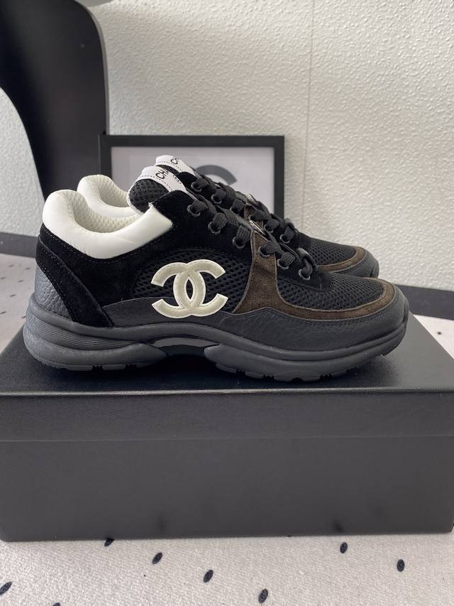 男码10 Chanel经典款情侣运动鞋 专柜正品级版本 New York系列运动款 全新的埃及系列 最火的一组运动款 超轻的脚感 多种特殊材质的拼接专柜特别火