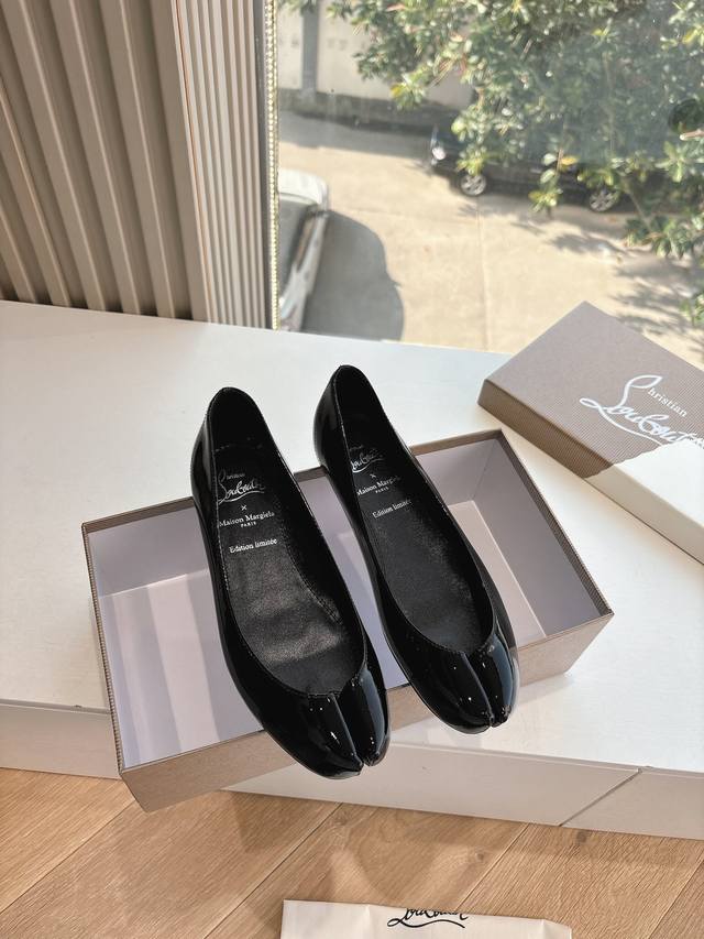 出厂 顶级版本 Christianloubouti*&Maisonmargie*联名款顶级代购版本 绝美分趾平底芭蕾单鞋 分趾+红底的双头子弹正中我心这样绝美大