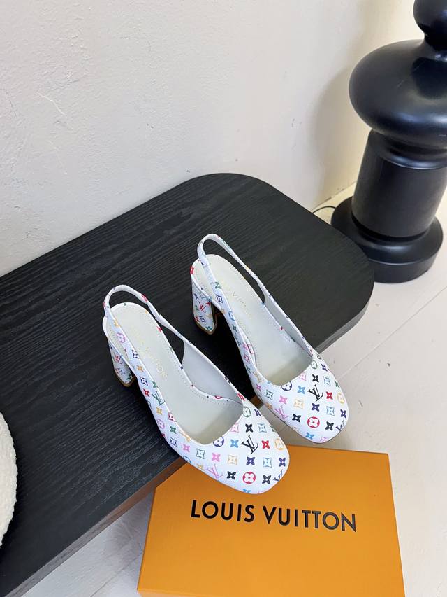 Louis Vuitton Lv Swing 高跟鞋最火最新金属跟玛丽珍后空粗跟凉鞋字母标高跟单鞋 原版开模V型金属跟！ 鞋面：小牛皮 牛漆皮 内里垫脚：羊皮