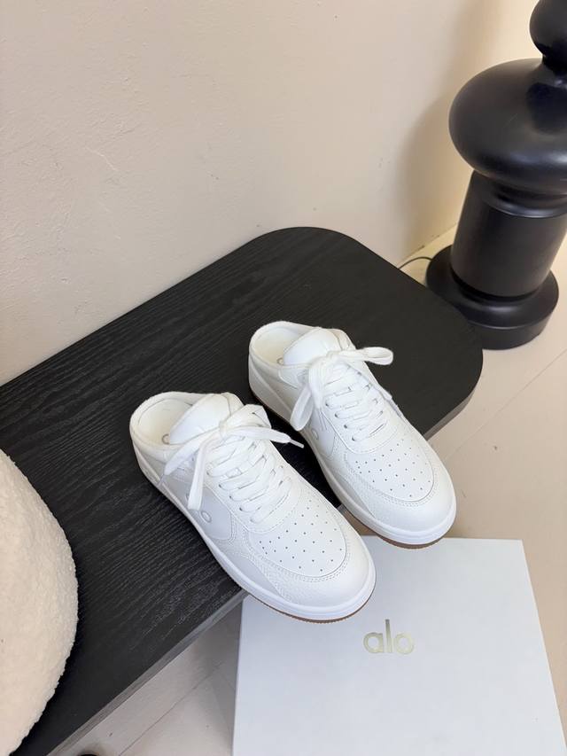 Alo25Ss 春夏新款 拼色小白鞋厚底舒适休闲款 Alo比耐克更懂女生！上脚超级百搭！而且超级舒适！是厚底款但是上脚一点都不沉重！ 非常轻便！套上袜套搭配更好