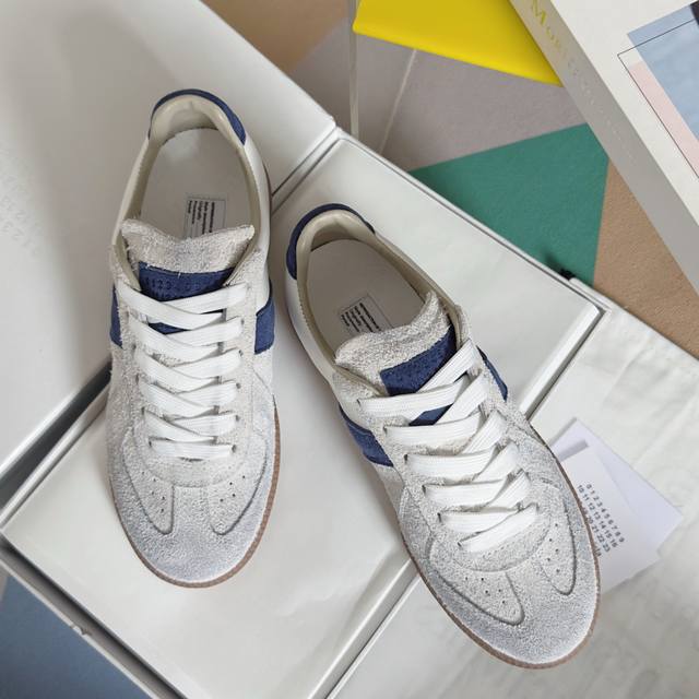 顶级版本：情侣款 Maisonmargiela Mm6 马吉拉 情侣款 德训鞋 休闲 运动鞋 原版购入开发 做货 鬼才设计师品牌，一个轻奢品牌 这一款德国训练鞋