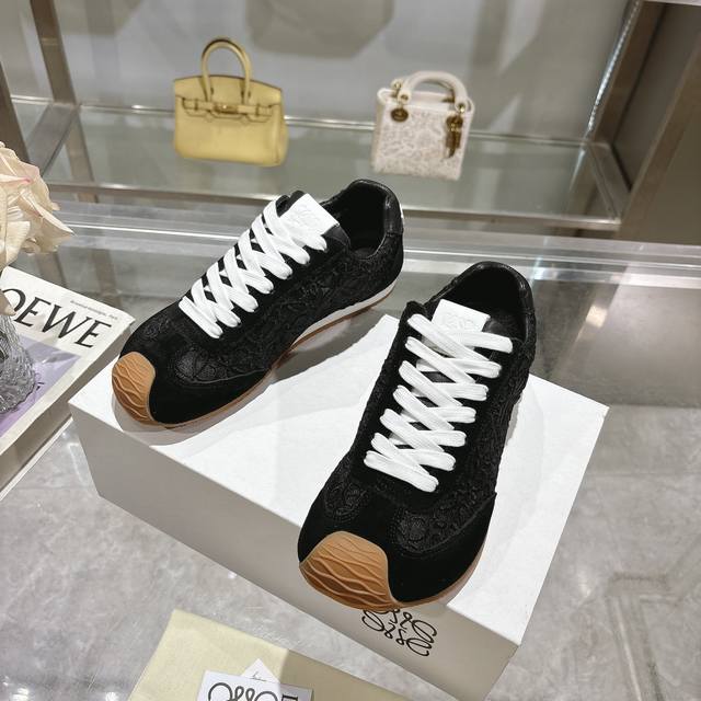 Loewe 25Fw New Arrival～ 罗意威2025早春新款情侣款运动鞋 Loewe这款芭蕾运动鞋超火超可爱哦 简直太好穿了大脚丫Mm们必入超火的时髦