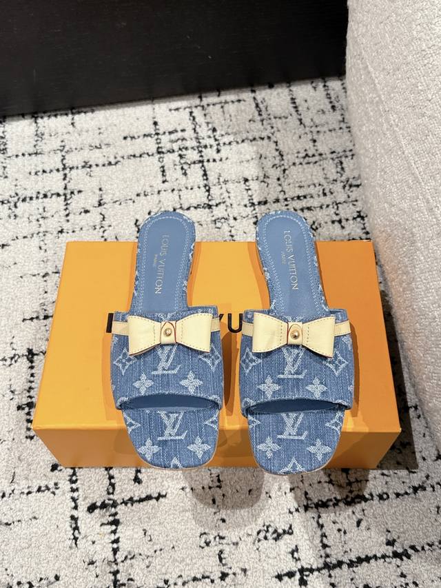 村上隆 Takashi Murakami X Louis Vuitton 25 6Am 方头露趾一字拖 很难不怀疑是不是借鉴了唐朝的唐三彩作为基础，创新成Lv经