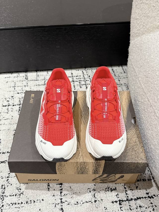 情侣款 顶级版本 Salomon萨洛蒙 25 S Lab Ultra Glide 低帮休闲 登山 跑步鞋 全新演绎的专注于其空气动力学的外观上，标志性白色与奶油
