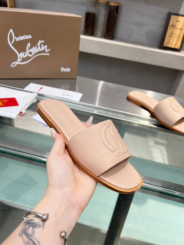Christianlouboutin路铂廷 Cl红底鞋‖ 全球限量！来自拉斯维加斯的祝福灵感来自拉斯维加斯的炫彩霓虹 手工制作，精致工艺收藏级作品 绝对吸睛的存