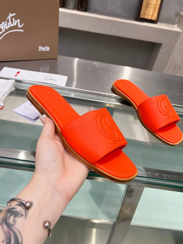 Christianlouboutin路铂廷 Cl红底鞋‖ 全球限量！来自拉斯维加斯的祝福灵感来自拉斯维加斯的炫彩霓虹 手工制作，精致工艺收藏级作品 绝对吸睛的存
