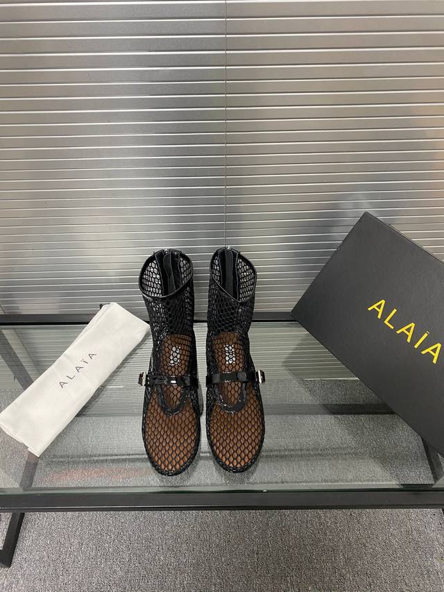 Alaia 夏季新款平底网面靴凉靴 原版购入法国一线奢侈品牌Alaia 阿莱亚24Ss法式仙女芭蕾舞平底跳舞鞋，Alaia品牌源自其创始人，Azzedine A