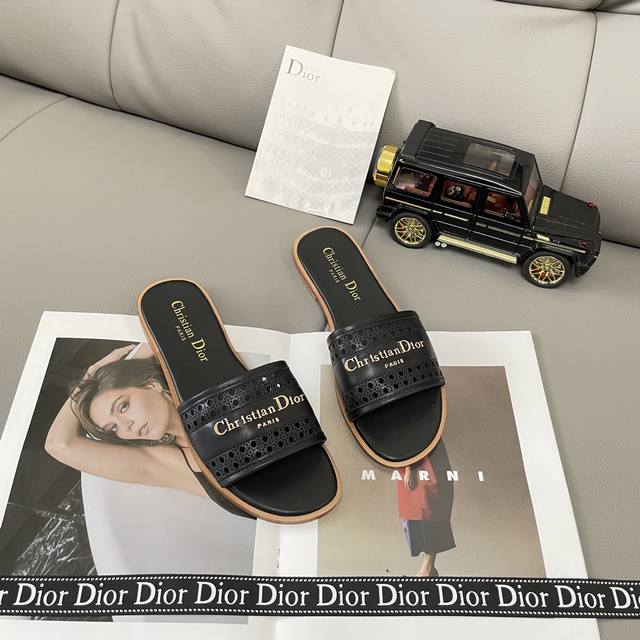 橙子出厂价P Dior 迪奥春夏新款 镂空平底拖鞋 一字拖 凉拖 码数：34-42