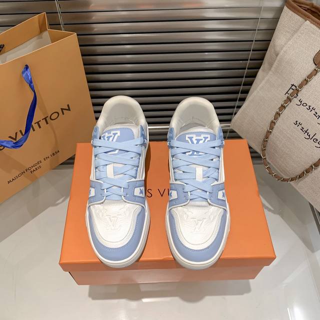 橙子出厂价P Louis Vuitton 路易威登 Lv Trainer 情侣款运动鞋板鞋 休闲复古篮球鞋 从复古篮球鞋汲取灵感，打造备受青睐的 Lv Trai