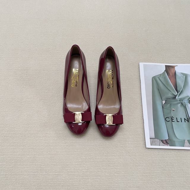 出厂： Salvatore Ferragamo菲拉格慕 2025顶级专柜 新款限定 官网上新 独家首发 菲拉格慕早春 圆头玛丽珍玛丽珍 单鞋 菲拉格慕 菲拉 意