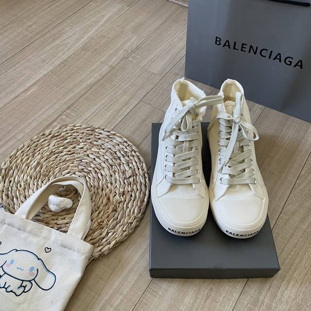 出厂： 高帮 Balenciaga 巴黎世家2025顶级专柜 全新Paris休闲帆布鞋 复古做旧风格 以崭新视角演绎“中古风” 专柜同步 明星穿搭 原版开模 代