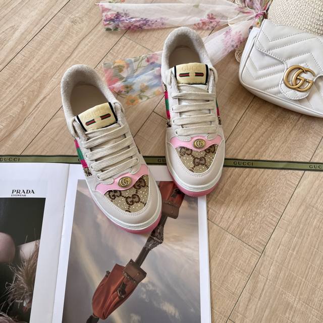 出厂： Gucci 古驰4顶级专柜 代购系列 官网上新 全球同步 古驰顶级情侣脏脏鞋 情侣鞋 古驰情侣 Gucci鞋控 小红书热搜常客 情侣穿搭Oot D 原版