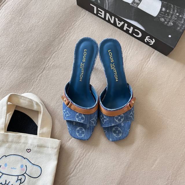 橙子出厂价P Louis Vuitton 路易威登 春夏新款 Lv牛仔布高跟拖 露趾细跟凉拖 跟高：6Cm 码数：35-42
