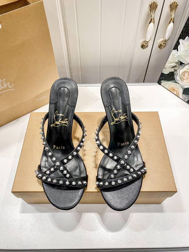 橙子出厂价P Christianlouboutin 春夏新款 Cl红底鞋 铆钉交叉带高跟凉鞋 高跟拖鞋 跟高：8Cm、10Cm 码数：34-42