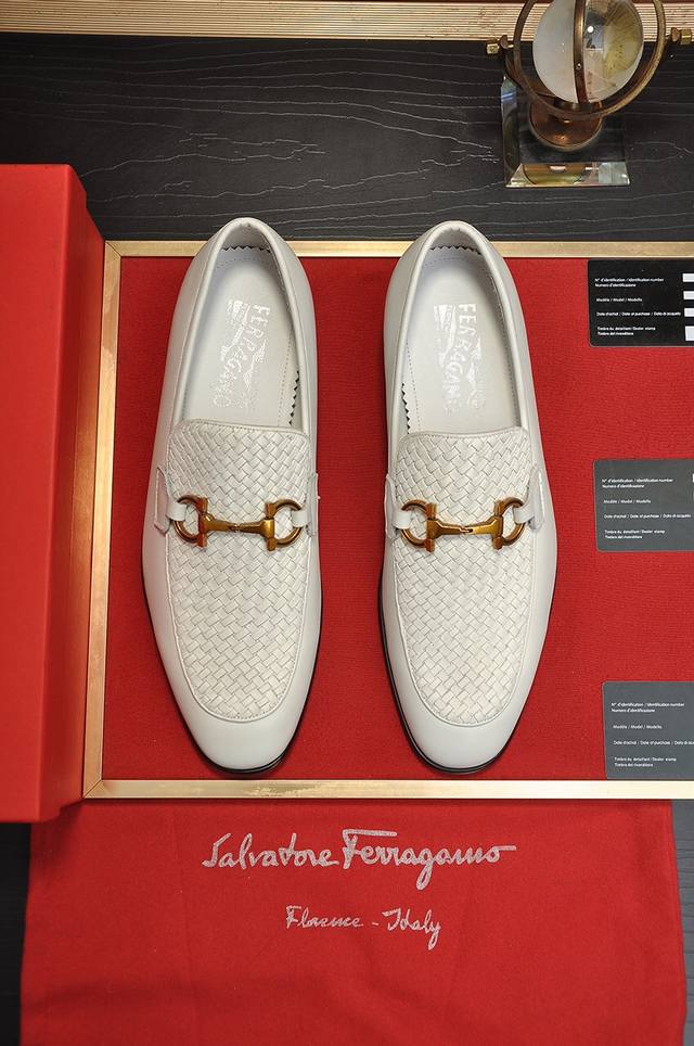 出厂价P Ferragamo 菲拉格幕 专柜最新款 原版进口开边上乘牛皮+进口牛皮内里，原版奢华金属扣+原版组合大底 对比无压力 38--45 45定做