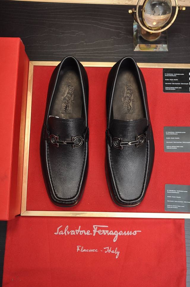 出厂价P Ferragamo 菲拉格幕 专柜最新款 原版进口开边上乘牛皮+进口羊皮内里+原版奢华金属扣+原版组合大底 对比无压力 38--45 45定做不退换