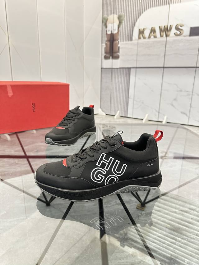 售 价: 商品商标：Hogan* 霍根* 低帮运动鞋 正码码数: 39-44 可订做45 商品材料：鞋面进口牛皮拼接原版布料，透气内里，原版超轻发泡大底。 编