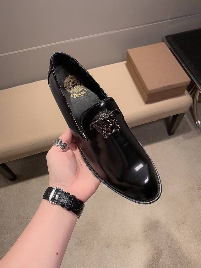 实价 Verace 范思哲官方高品质男士驾车商务休闲皮鞋，最新元素潮爆全球，官网火爆热卖，原版版本，专柜爆款，鞋面意大利进口原版头层牛皮 绝对高端 原版防滑大底