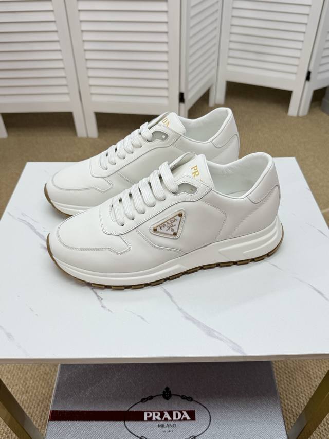 Prada-普拉达 奢牌运动休闲鞋，进口原版材质，羊皮内里 高档舒适，原版大底轻盈耐磨！纯手工制作，细节决定品质！38-44 45定做不退换 W2