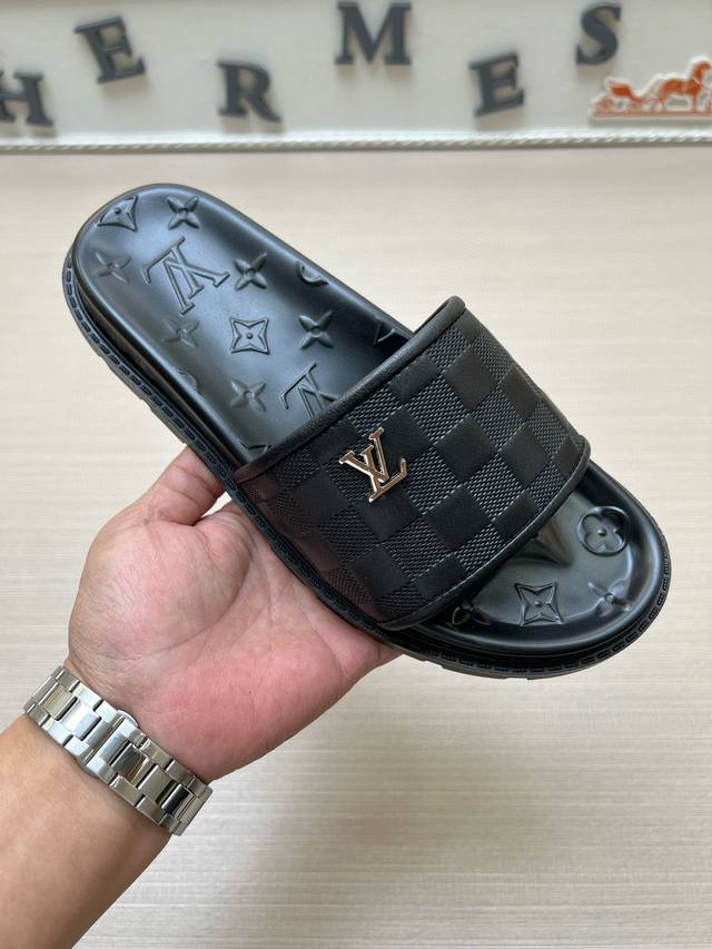工厂P价 男装男鞋 运动原单 Louis Vuitton 路易 威登 2025春夏 男士人字拖 作为时尚界的活跃一族 Lv以大胆创新为本色 为中国时尚潮男打造出
