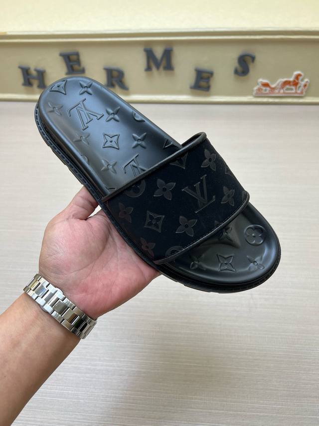 调工厂P价 男装男鞋 运动原单 Louis Vuitton 路易 威登 2025春夏 男士人字拖 作为时尚界的活跃一族 Lv以大胆创新为本色 为中国时尚潮男打造