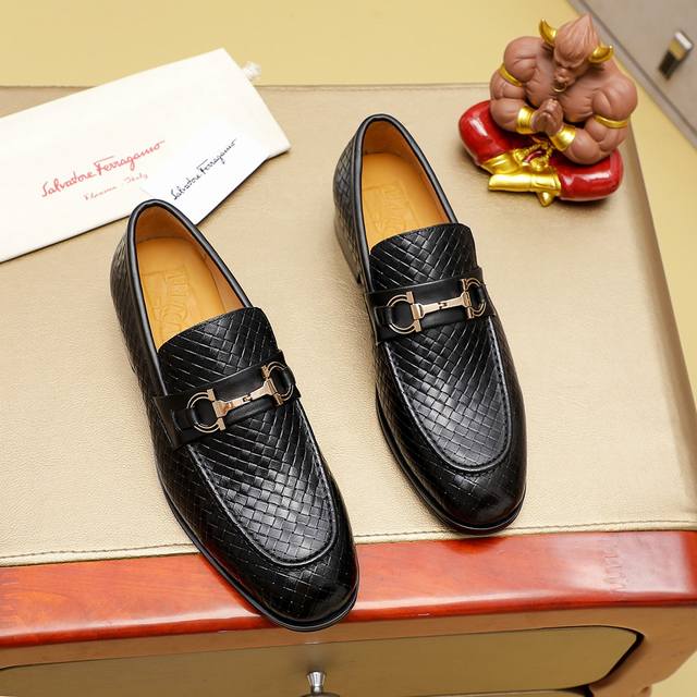 调工厂P价 男装男鞋 运动原单 里 Ferragamo 菲拉格慕 爆款时尚皮鞋官网专柜1:1制作，原版开模好质量看得见，进口高端头层打蜡小牛皮，水染皮内里纹路很