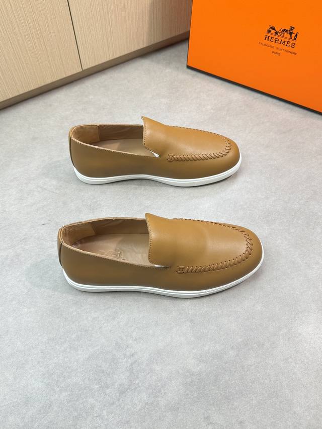 Hermes 爱马仕 -高端品质 原单休闲运动版鞋 -鞋面：纳帕小牛皮、纯手工编织工艺 -内里：水染牛皮 -大底：超轻Tpu发泡：成型大底 -超高品控 做工精细