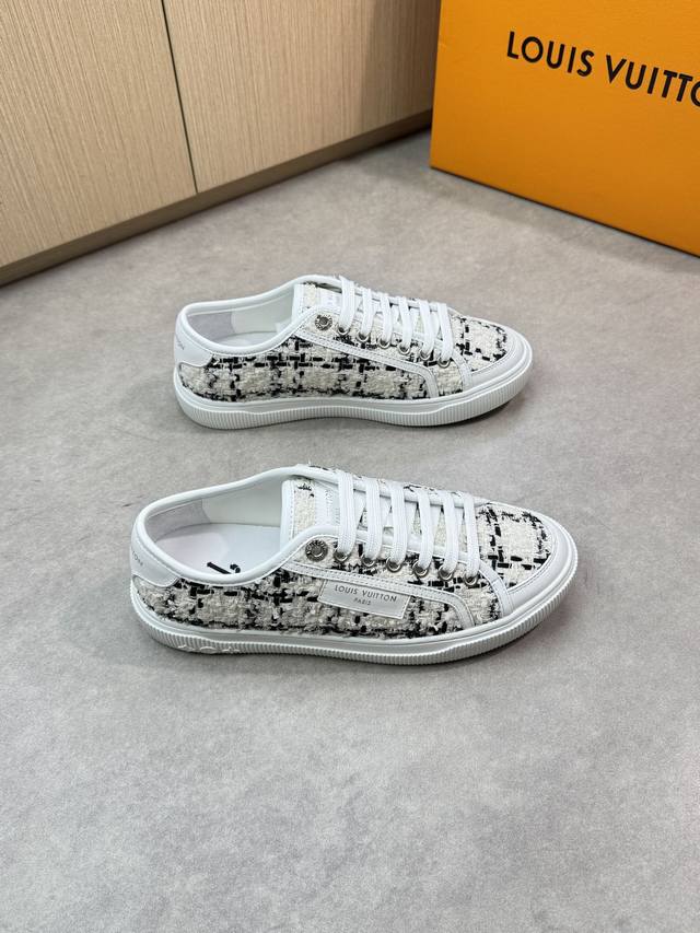 Louis Vuitton 路易威登 -高端品质 原单 情侣装 休闲运动板鞋 -鞋面：纳帕小牛皮、品牌图腾织格布匹、鞋舌.后跟；丝印品牌Logo -内里：水染牛