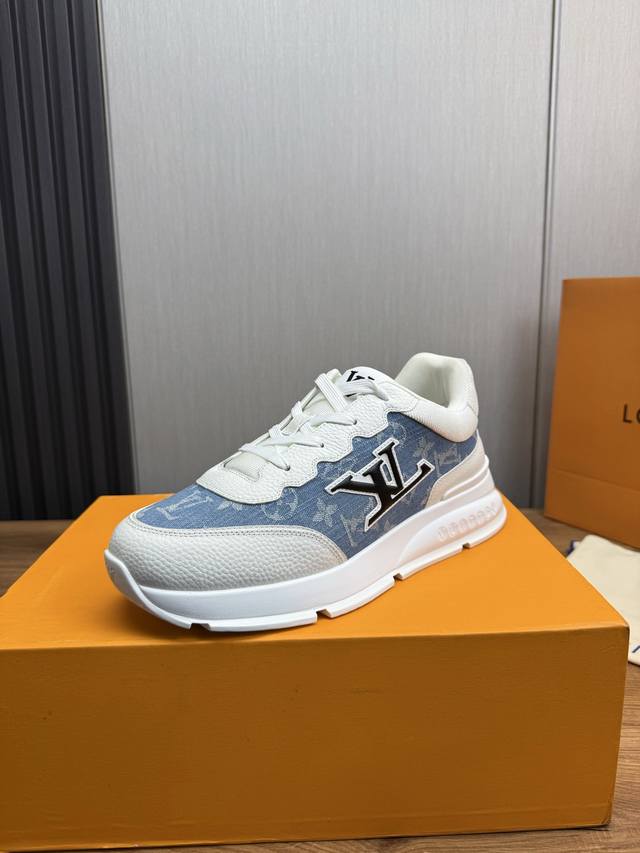 工厂P价 Lv.男鞋专柜爆款，官网同步，1:1高品质出货原版牛皮时尚印花.原厂原版底，38-45 38.45定做不退换