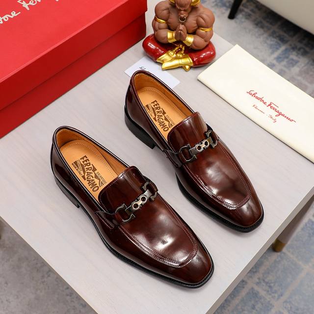 工厂P价 里 Ferragamo 菲拉格慕 爆款时尚休闲鞋官网专柜1:1制作，原版开模好质量看得见，进口高端头层打蜡小牛皮，水染皮内里纹路很清优质防水防滑耐磨大