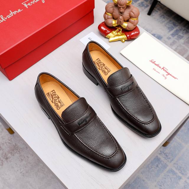 工厂P价 菲拉格幕 Ferragamo 新款男士休闲套脚鞋官网原版1:1开模，原单品质做工精细，高端奢华鞋面采用进口意大利头层牛皮奢华水染皮内里橡胶耐磨防滑大底