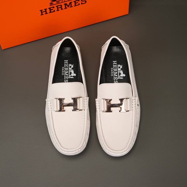 实价 官方新款，品牌Hemes 爱马仕 套脚船鞋胡歌同款哦 奢华低调有内涵， 进口荔枝纹牛皮，舒适透气，配合全羊透气拒绝掉色羊皮内里，真才实料、延续了爱马仕所坚