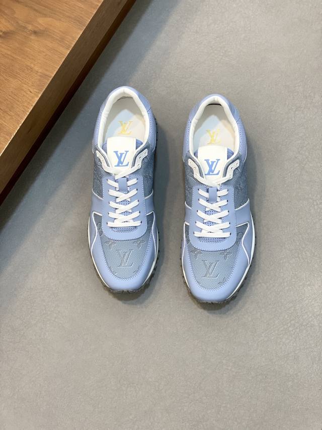 Loui* Vuitto* X Nike 潮酷男士休闲运动鞋，配色无敌，设计思路基本上是延续 The Ten 的风格，Swoosh 车线、鞋舌标签视觉效果相当熟