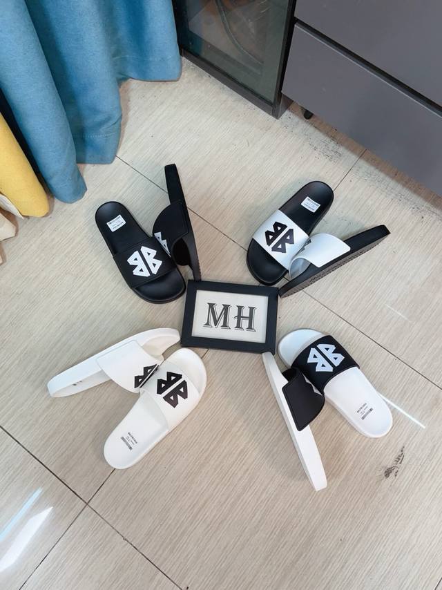出厂价P Balenc*Aga 巴黎世家 牌奢品男士拖鞋，休闲宽松舒适型。穿上它你定是这条街最亮的仔 上图片必爆款 Size：38-44 出厂价P Balenc