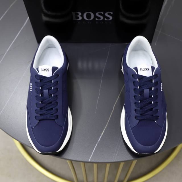 出厂价Pp： Boss男士休闲运动鞋，原版开模，鞋面采用意大利进口飞织网面拼接材质，上脚柔软舒适 原版发泡大底脚感柔软轻便！ Size：39-44 45订做