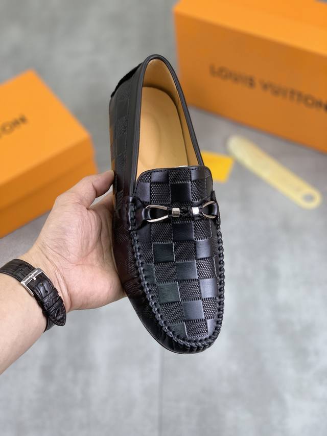 工厂P价P 实价 可供自主品牌 路易威登 Lv香港高品质豆豆鞋。懒人套脚乐福款 此款面料采用进口意大利头层牛皮全头层猪皮内里 里更为高档 原版防滑耐磨橡胶大底驾
