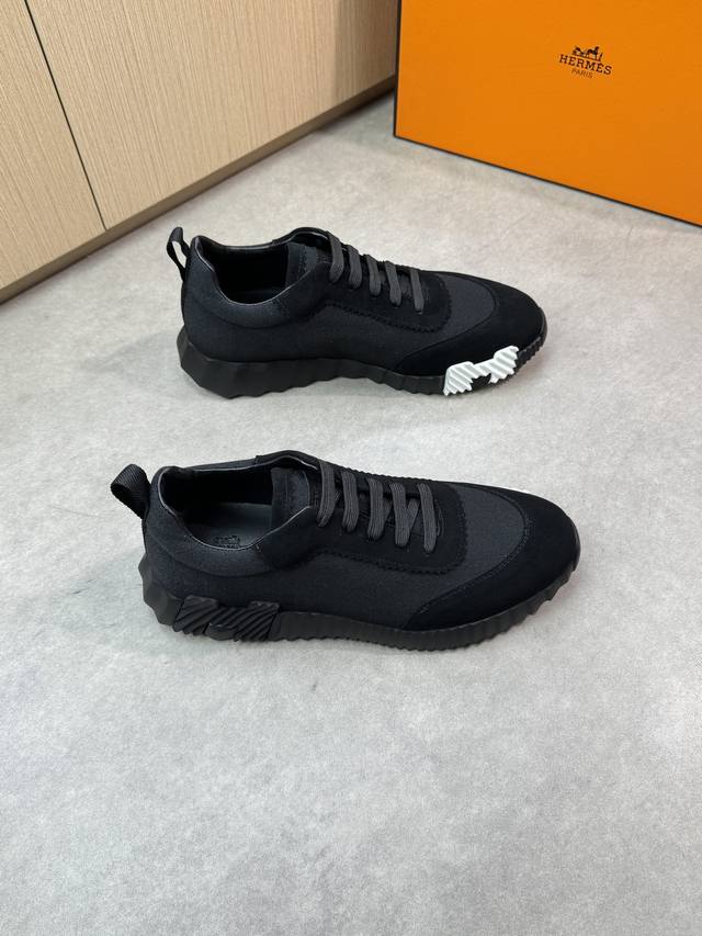 Hermes 爱马仕 -高端品质 原单休闲运动鞋 -鞋面：反绒小牛皮、品牌帆布、鞋舌空压品牌Logo -内里：水染牛皮 -大底：超轻Tpu发泡 橡胶：组合成型双