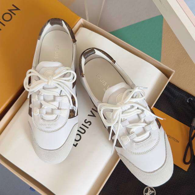 顶级版本：女款 Lv路易威登 L家 驴牌 最新Sneakerina系列 情侣款 芭蕾运动鞋 德训鞋 休闲 平底鞋 球鞋 原版购入开发 做货 这款Lv Sneak