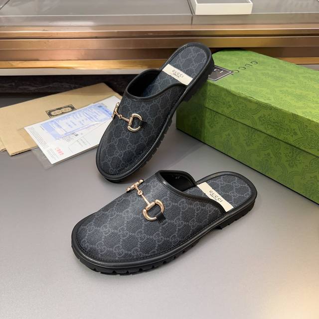 Gucci 古驰 半拖鞋！ 。原版Logo面料，轻质发泡鞋底。男码38-44。