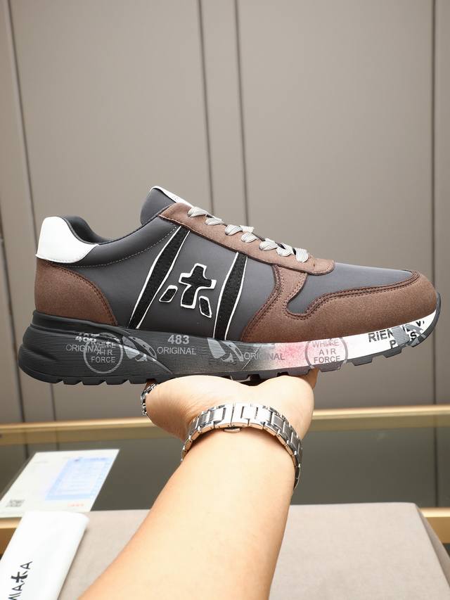 Premiata 普瑞米亚达 时尚、运动、休闲、慢跑、男鞋。 普瑞米亚达意大利名品百年历史，所有工艺全手工打造，米“字一样的Logo简称米字鞋。完美的融合了传统