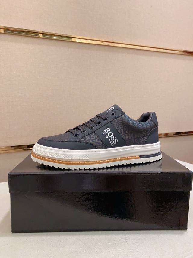 工厂P价 Boss 最新休闲男鞋，欢迎1:1对比，爆单款Boss香港专柜休闲鞋，专柜品质，支持验货，优质做工，鞋面采用意大利进口头层牛皮，进口透气网布内里，原版