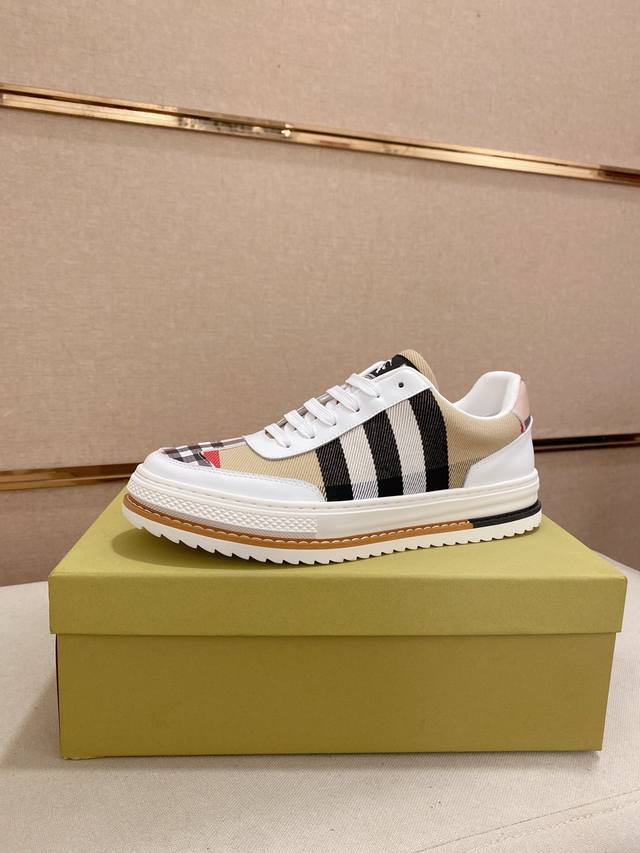 工厂P价 专柜同步Burberry 巴宝莉 顶级代购同步发售正码数：38-44 意大利进口头层牛皮。全进口羊皮内里，鞋底：原厂特供原版底，独家活动成型底超级舒适