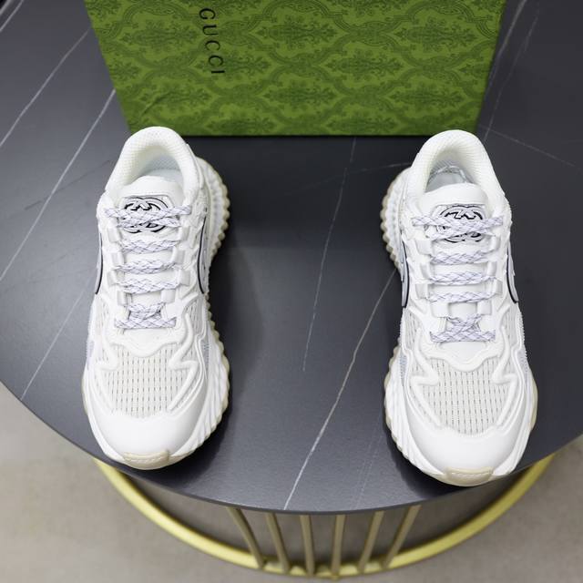出厂价Pp： Gucci Ripple系列休闲运动鞋，购入原版精准复.刻！还原细节品质，Gucci Ripple系列运动鞋采用创新缝线工艺制作，打造如水般的流动