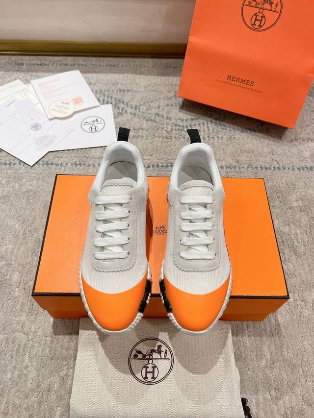 顶级版本 Ss HermèS 爱马仕 初秋新品 情侣款 休闲鞋 拼色设计Mm风 超前时尚 简约高级 随意搭配 上脚非常轻便舒适 鞋面：麂皮 牛皮 内里：羊皮 大