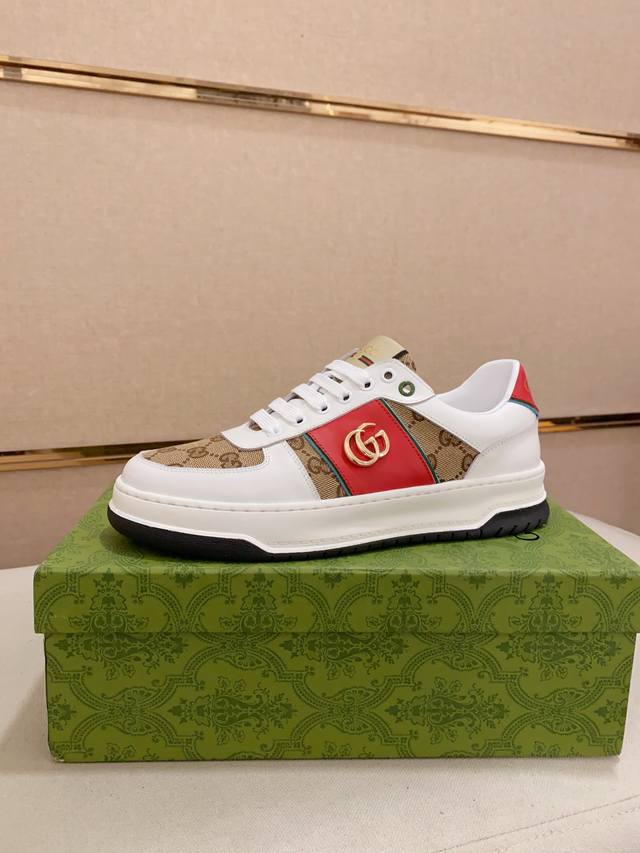 工厂P价 古奇Gucci 官网最新款休闲时尚男鞋，爆款版型简洁大气，潮男专属.独有的官网最新品牌元素元素古奇原版装饰，时尚又大方，面料原版牛皮羊皮内里，官网指定