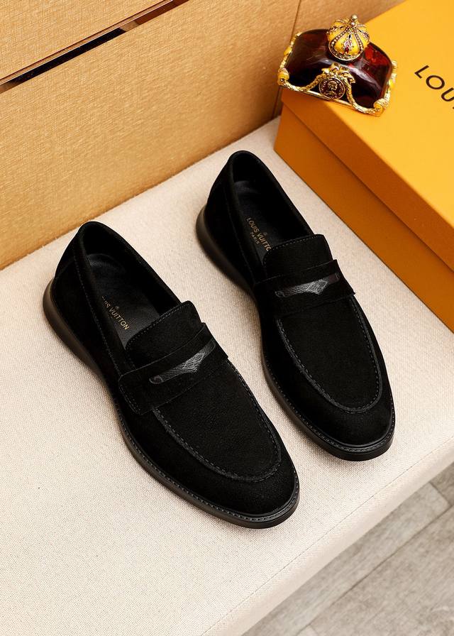 商品商标：Louis Vuitton 路易威登 休闲皮鞋 正码码数: 39-44 38.45.46订制 商品材料：精选 进口头层磨砂皮鞋面，进口头层牛皮内里。强