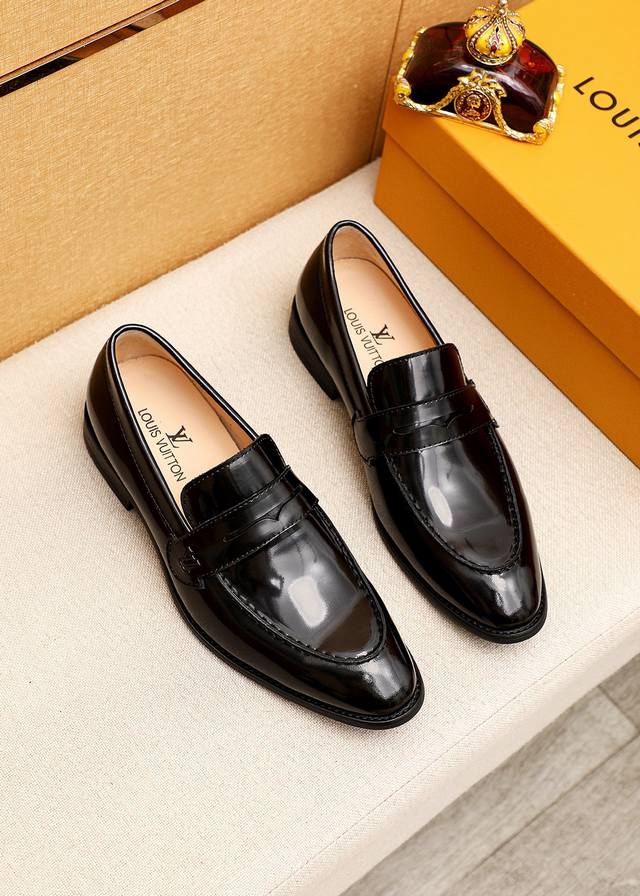 商品商标：Louis Vuitton 路易威登 休闲皮鞋 正码码数: 39-44 38.45.46订制 商品材料：精选 进口头层开边珠牛皮鞋面，进口头层牛皮内里