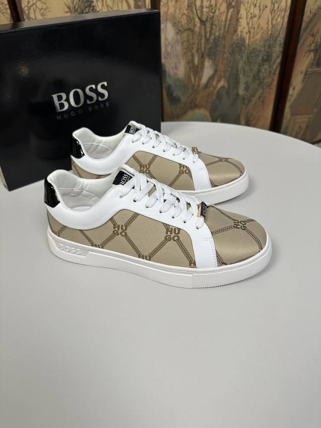 工厂P价 Boss 2025最新休闲运动鞋本款是官方主打款1:1质量，原厂名师制作，采用进口网布拼接牛皮舒适网布内里！原版Pu超轻耐磨防滑1:1大底！完美楦型，