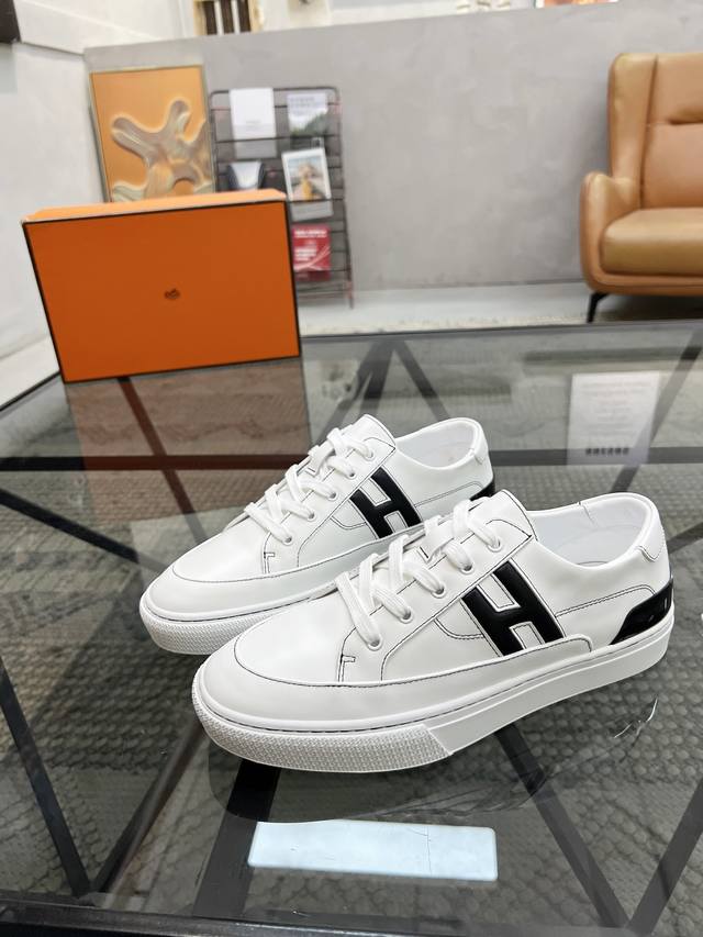 H 顶级代购 爱 炸街男神休闲鞋新品来袭专柜同步发售原厂配置，意大利进口原版牛皮面料，高品质拼接工艺潮男必备，全进口水染牛皮里垫，鞋底：原厂特供原版底超级舒适，
